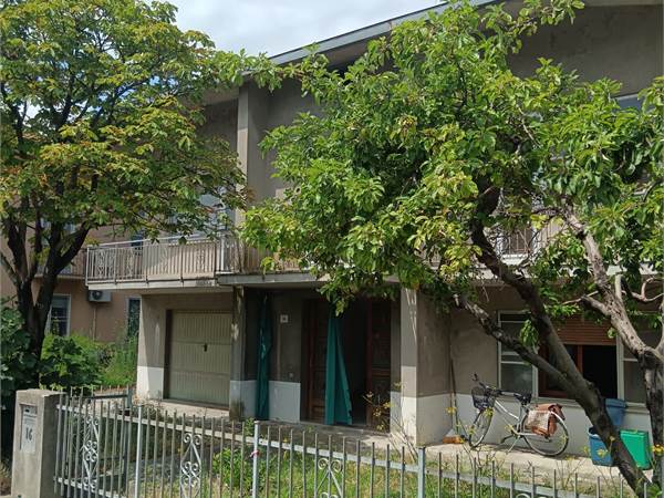CASA INDIPENDENTE CON DUE APPARTAMENTI
