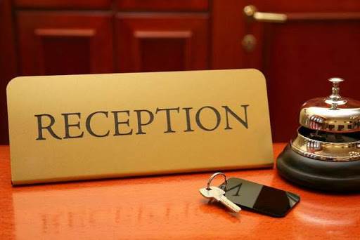 HOTEL CON PISCINA E PARCHEGGIO PRIVATO