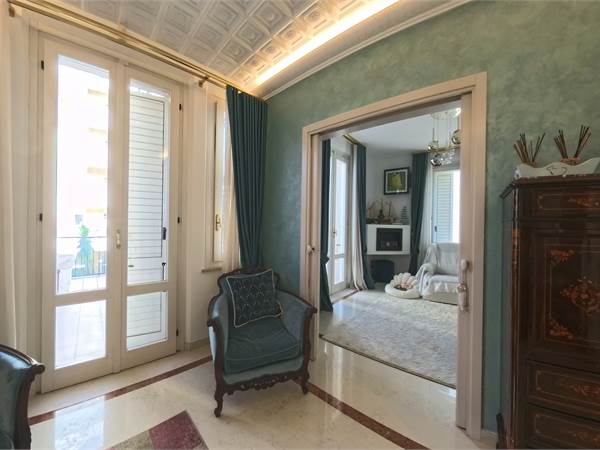 PROPRIETA' SIGNORILE A MARINA CENTRO